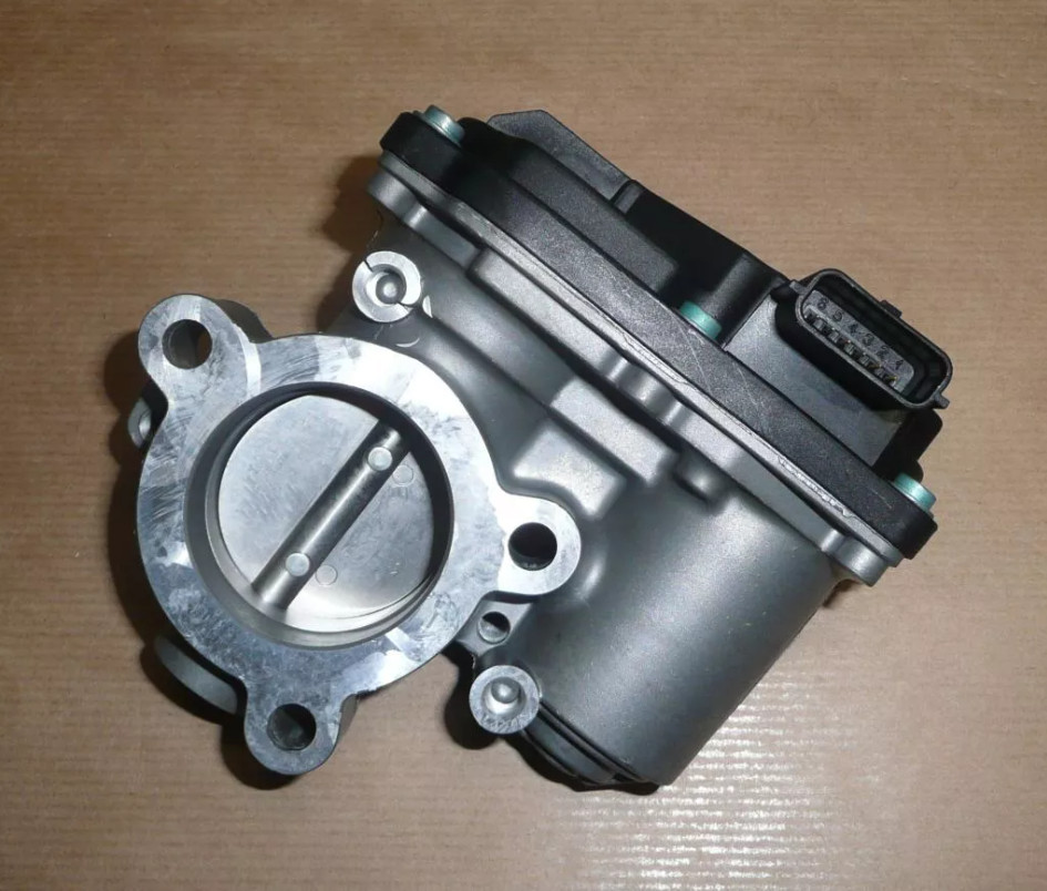 Corps boîtier papillon 161204132R haute précision pour moteur Renault SCe