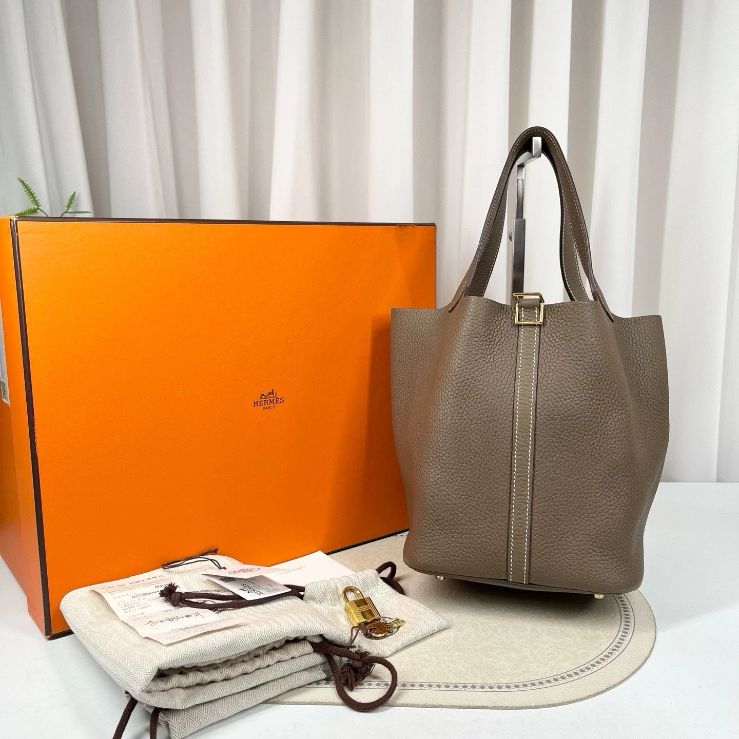 Hermes — Authentic Pre-owned Hermès Picotin Small Etoupe TC Leather Bag