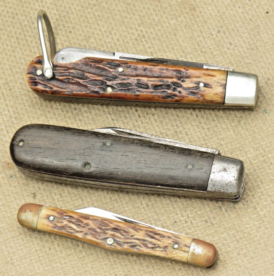 Cuchillos de bolsillo antiguos Cattaraugus Cutlery Co - Lote de tres - Piezas/Reparación Foto 2 de 4