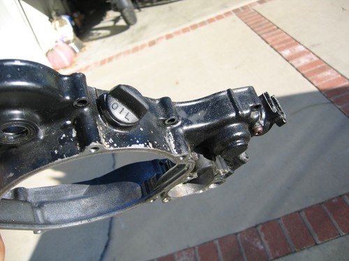 87 88 89 90 91 92 93 94 HONDA CR125 CÁRTER EMBRAGUE INTERIOR Y CUBIERTA BOMBA DE AGUA - Imagen 9 de 17