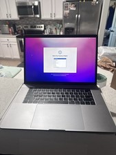 MacBook Pro Retina 15.4'' 512GB SSD, Intel Core i7 , 16GB Laptop - Gray