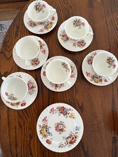 Vintage Aynsley Summertime Pattern Fine English Bone China 18-Piece Set