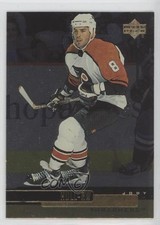 1999-00 Upper Deck Gold Reserve Jody Hull #16 k2t