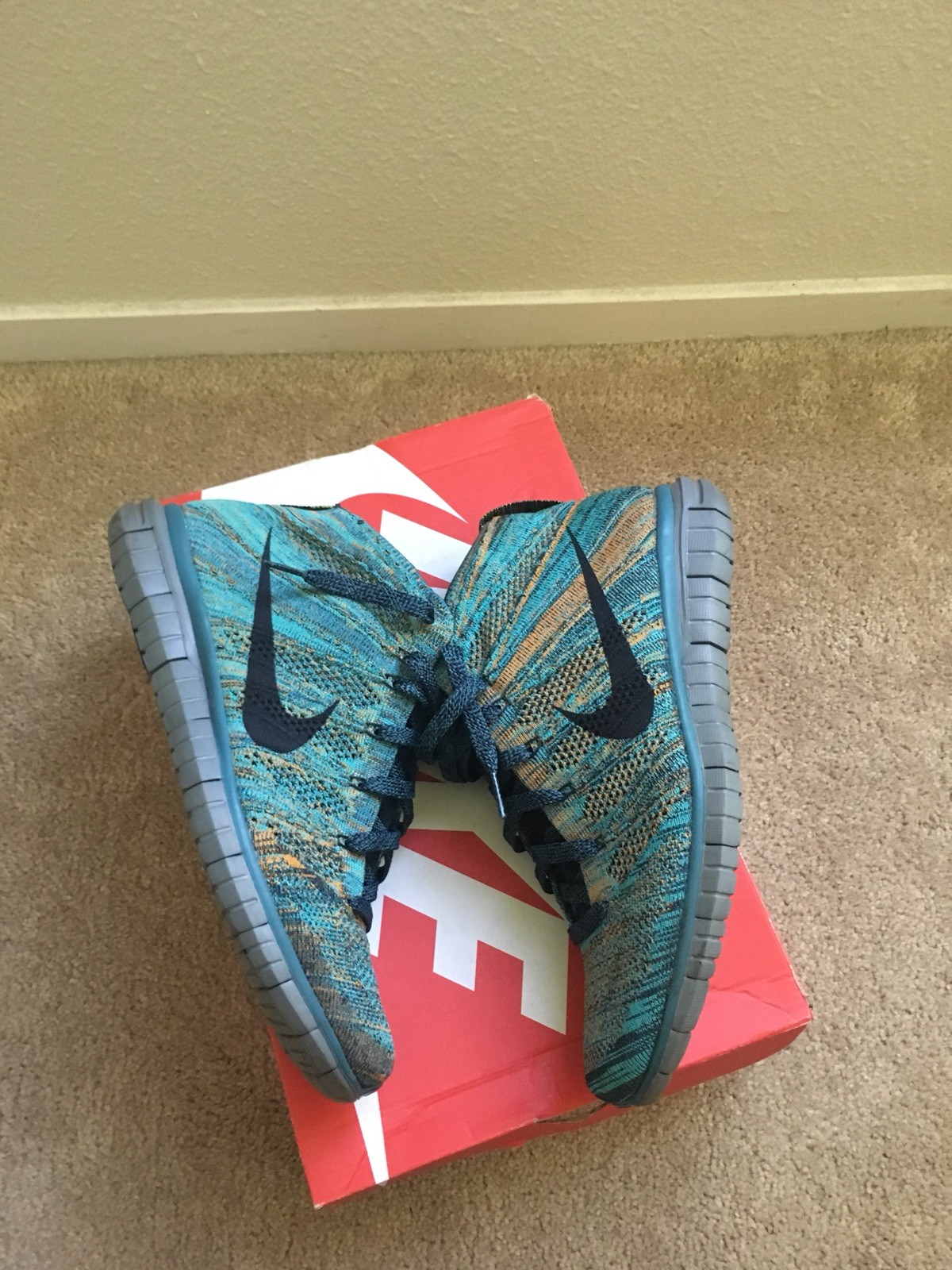~ NIKE FREE TURQUOISE COLOR FLYKNIT CHUKKA SNEAKERS MENS 10 ~ NIKE FREE TURQUOISE COLOR FLYKNIT CHUKKA SNEAKERS MENS 10