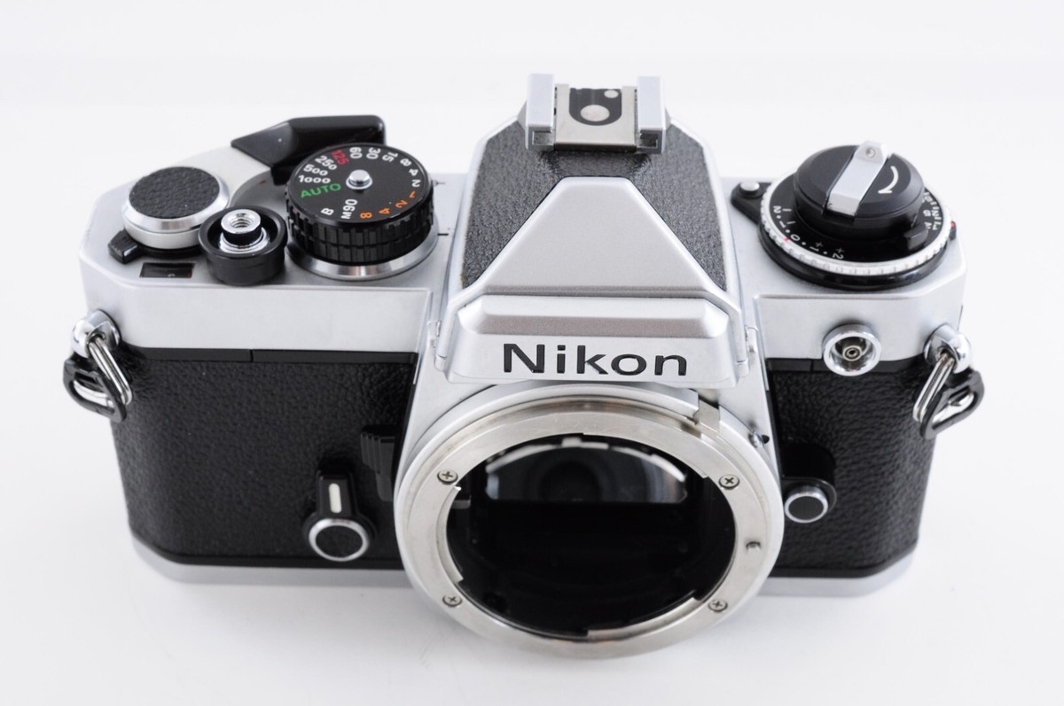 【美品】Nikon FE シルバー【ボディ】 NEAR MINT w/Strap] Nikon FE Silver 35mm SLR Film Camera Body