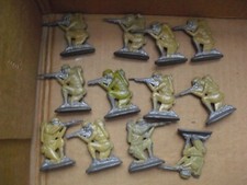 Lot of 12 Vintage Flat Cast Lead Metal Soldier Figures 1 1/2" Tall