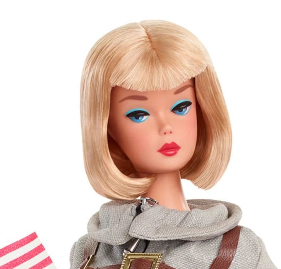 Barbie 2025 Miss Astronaut 60th Anniversary Doll NRFB - Photo 4/4