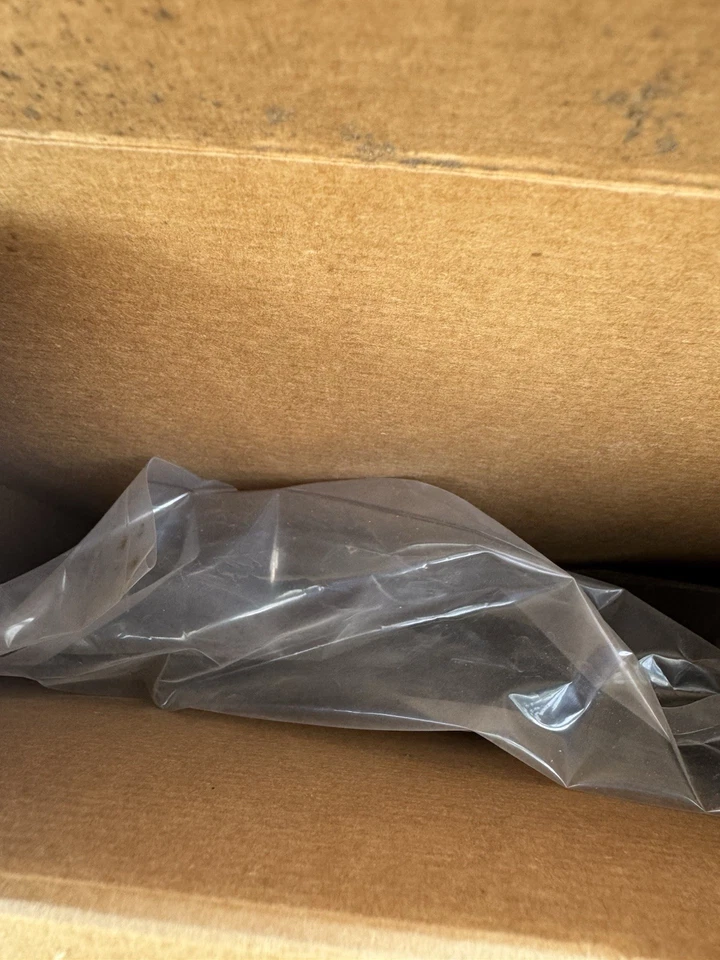 Guardabarros trasero Husky personalizados aptos para 88-99 C1500/K1500; 88-00 C2500/K2500 negro Foto 4 de 4