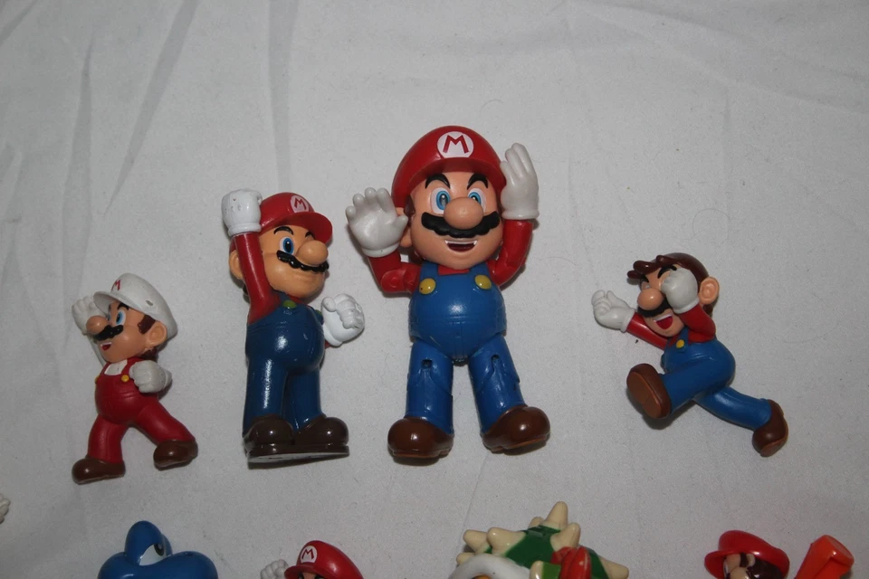 Lote de figuras de karts de Super Mario Bros Mario Luigi Bowser Goomba Foto 2 de 4