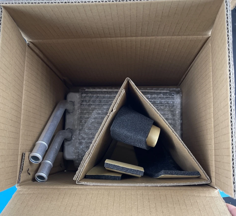 NUEVO núcleo de calefacción Carquest 398219 para Ford Ranger Bronco 1989-2011 caja sellada Foto 4 de 4