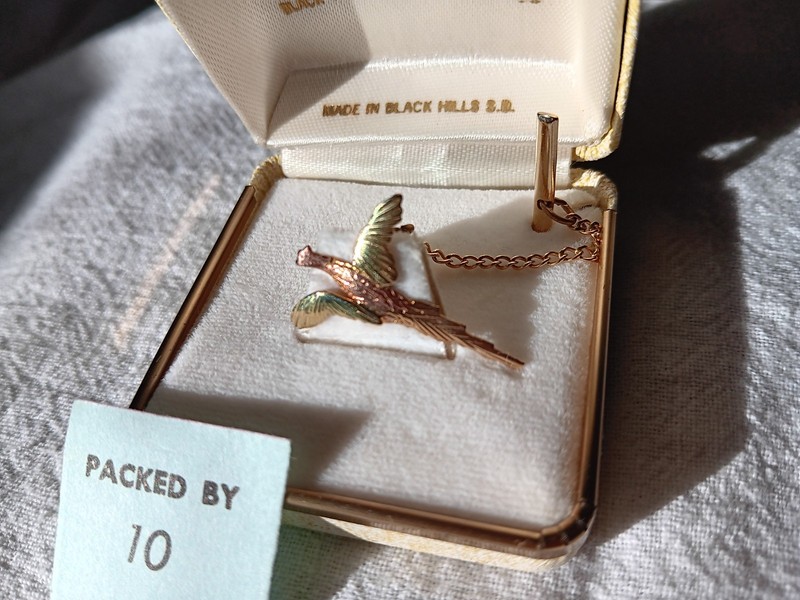 Vintage Landstrom's 10K Black Hills Gold Pheasant Bird Tie Tack