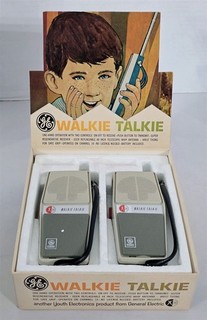 J 989 VINTAGE 1960'S GE GENERAL ELECTRIC WALKIE TALKIES WITH ORIGINAL BOX