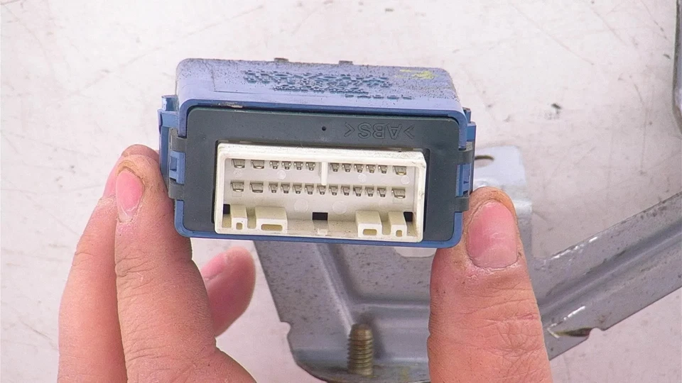 ORIGINAL Diverse Relais TOYOTA HIACE IV Box (__H1_, __H2_) 2003 - Bild 2 von 2