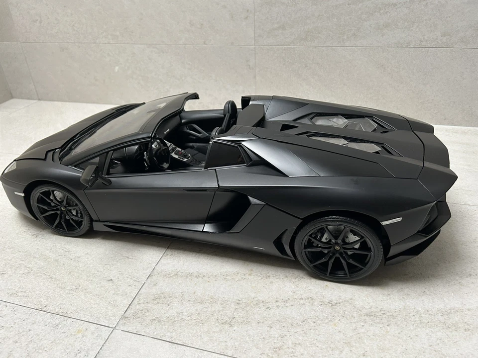 POCHER 1/8 Lamborghini Aventador LP700-4 Roadster Nero Nemesis HK121 - Immagine 2 di 4