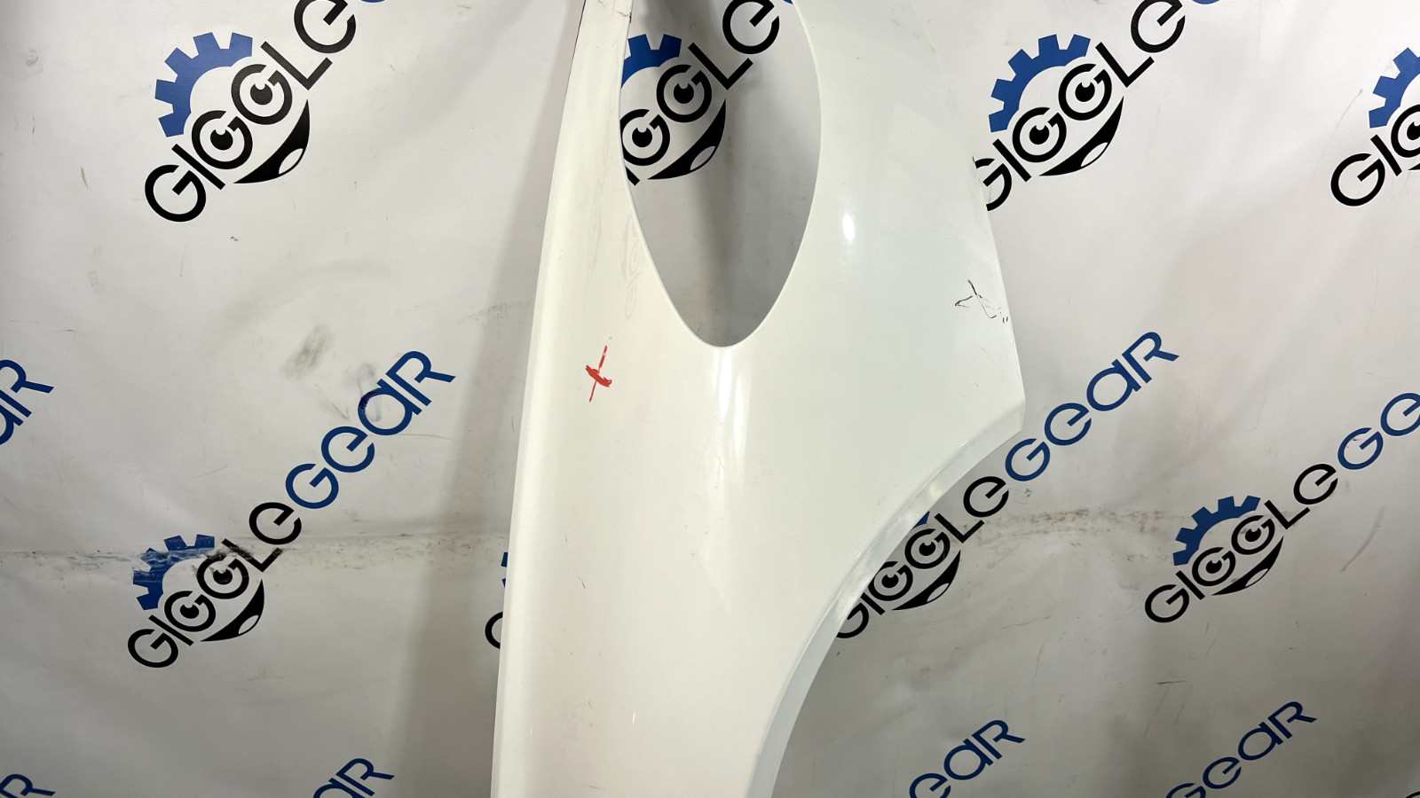 2006-2016 ASTON MARTIN VANTAGE V8/V12 RIGHT FRONT FENDER USED OEM