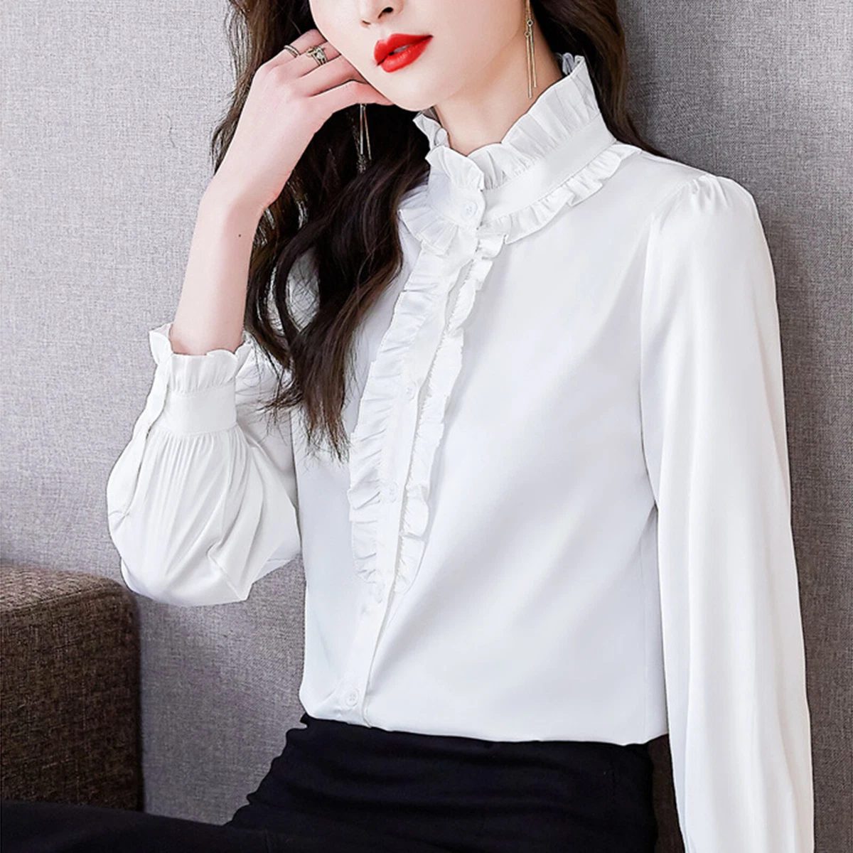 Louis Vuitton Frill Blouse Optical White. Size 36