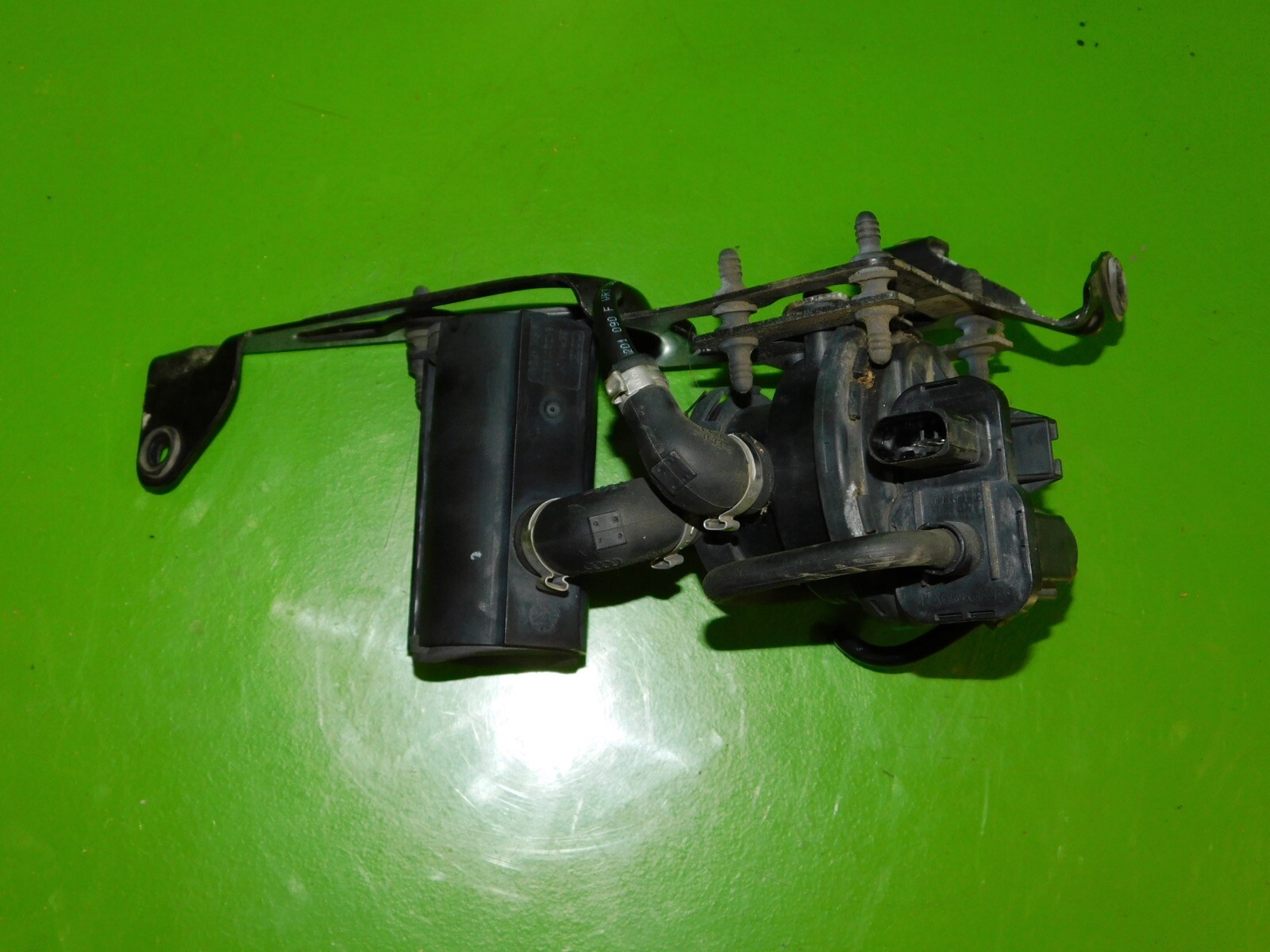 0006 Audi TT OEM 4D0906271 fuel leak detection evap emissions pump