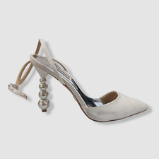  235 Badgley Mischka Womens White Indie Satin Ankle-Strap Heel Pump Shoes Size 7