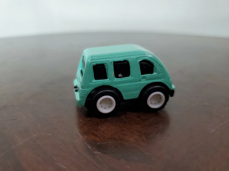 Миниатюрный игрушечный автомобиль Schylling литой с откатом длиной 1,5 дюйма  - Изображение 3 из 4