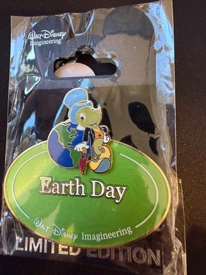 WDI - New - Jiminy Cricket - Earth Day - Name Tag pin - LE300