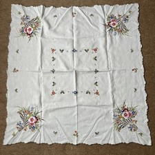 Stunning Vintage Embroidered Table Cloth Basket Of Flowers Design 100cm x 101cm