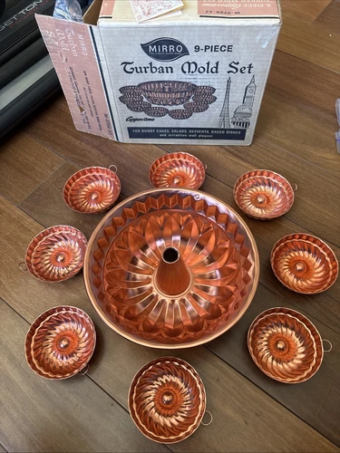 Vintage Mirro 9-Piece Copper Tone Turban Mold Set with Box. USA