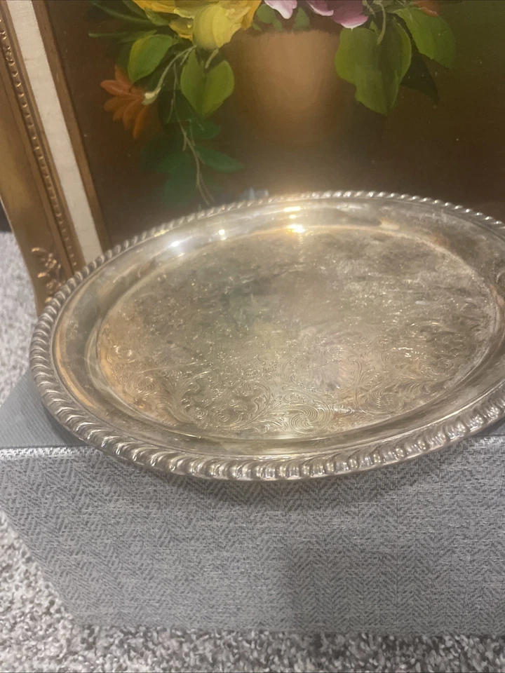 Bandeja redonda para servir vintage WMROGERS plateada de 10" Foto 4 de 4