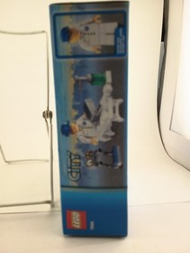 LEGO City 7890 Ambulance NEW! Paramedic EMT Emergency Rescue Stretcher Town