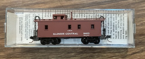 N Scale Micro Trains Wood Sheathed Caboose Illinois Central 50030