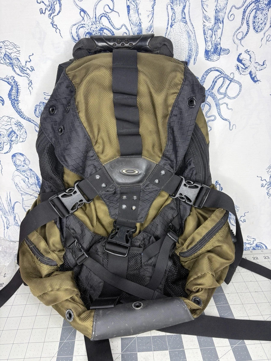 Oakley Icon Backpack for sale | eBay