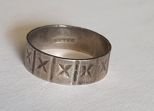 Vintage Sterling Silver Wedding Band Ring Chunky Etched Kiss 925 5.5mm Wide UKM