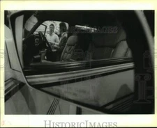 1993 Press Photo Showing Off Starcraft Van Conversion, Auto Dealers Convention