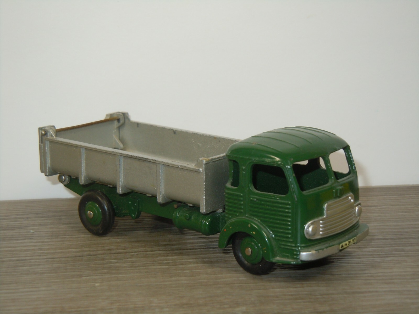Picture 4 of 5
