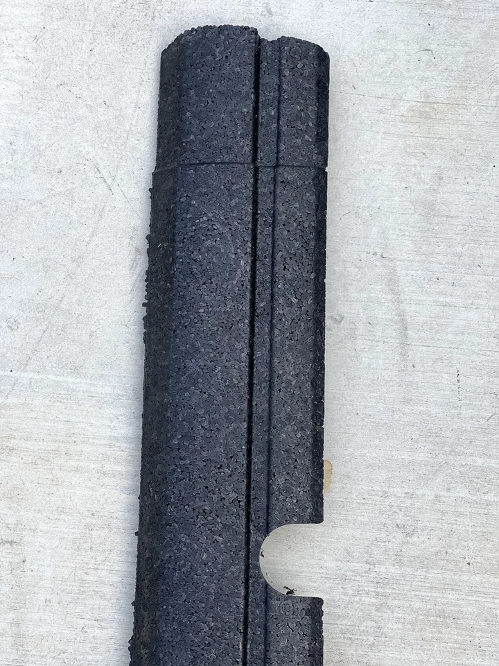 1998 MERCEDES-BENZ S320 REAR BUMPER COVER IMPACT BAR FOAM ABSORBER CENTER OEM - Image 4 of 4