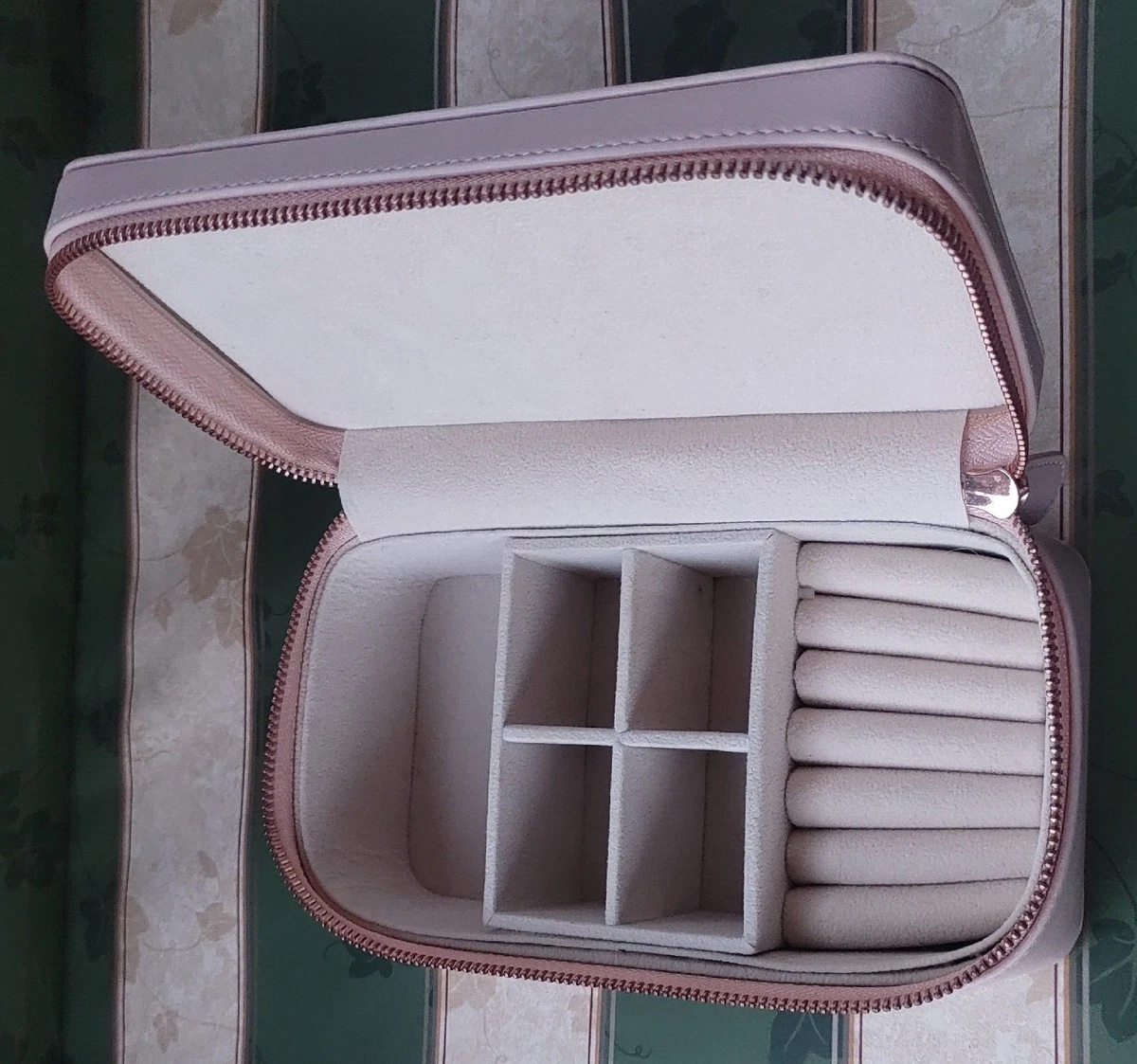 Jewelry totes store travel cases