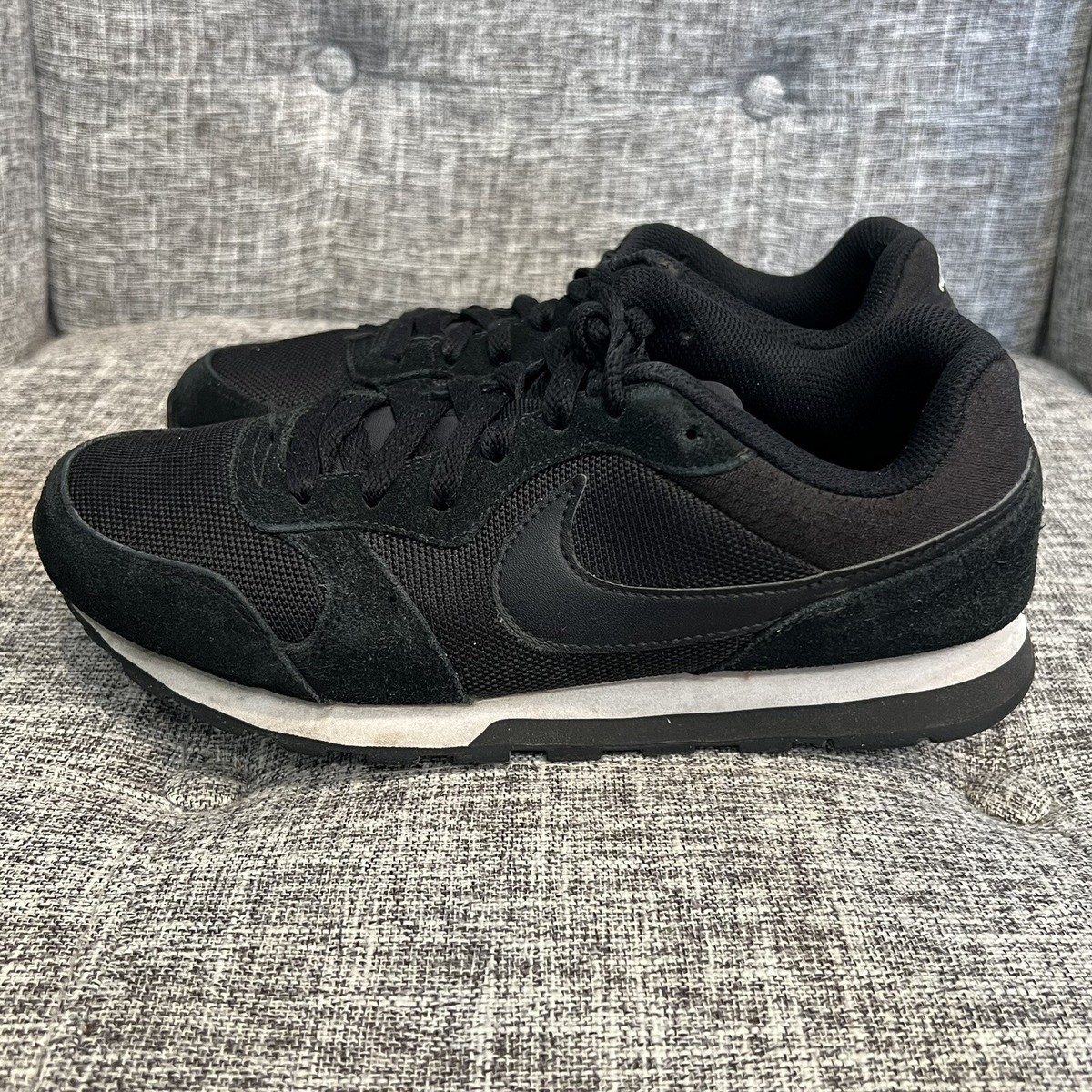 nike md runner leather