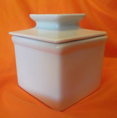 FOX RUN Square White Porcelain Butter Keeper Crock in Excellent Used Condition