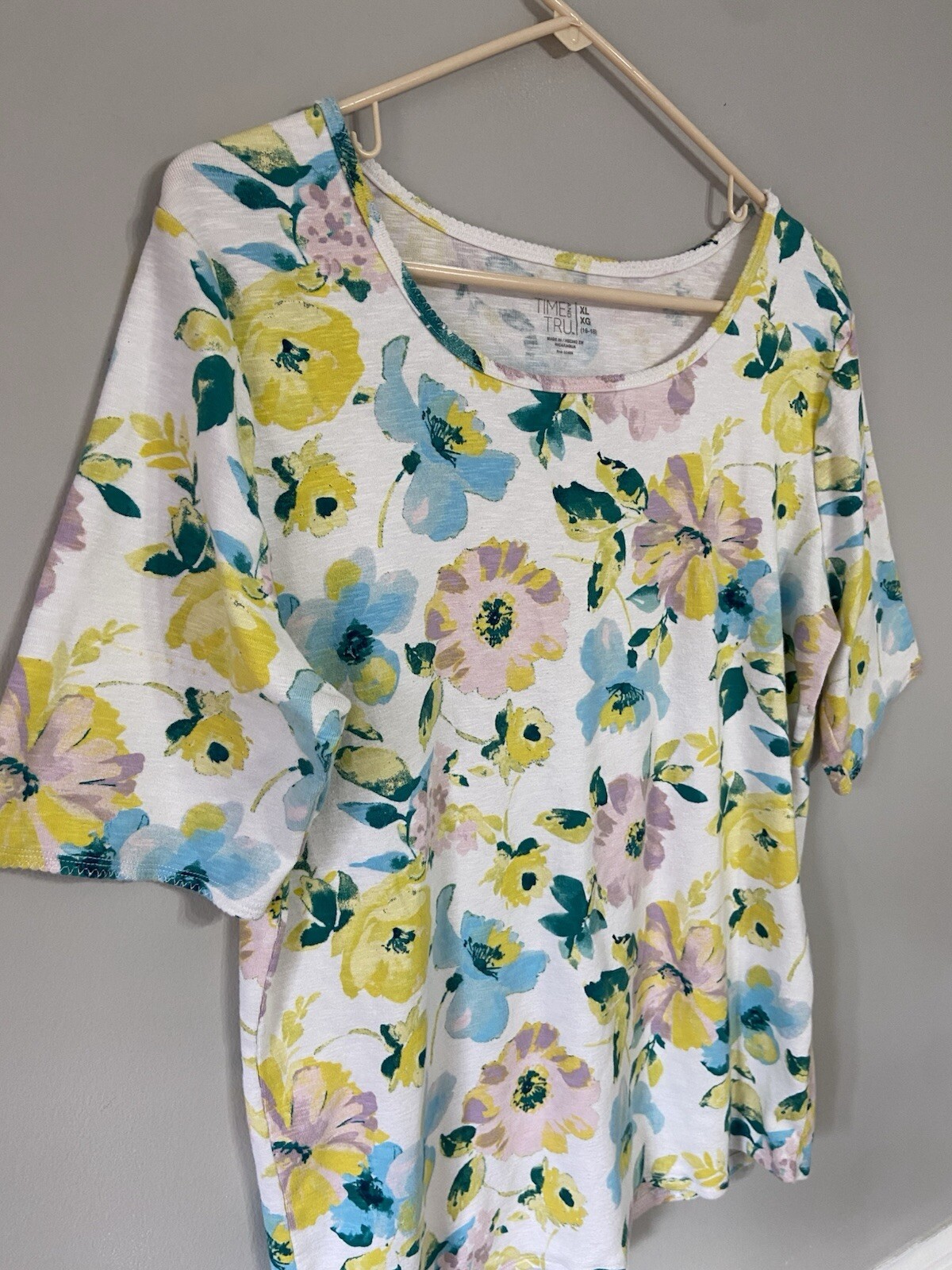 Time and Tru Womens XL Multicolor Floral Short Sleeve Top
