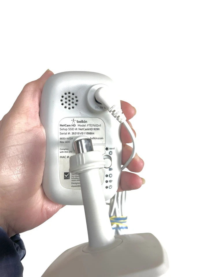 Cámara de seguridad compacta Belkin F7D7602v1 blanca 5V inalámbrica Wi-Fi visión nocturna HD Foto 3 de 4