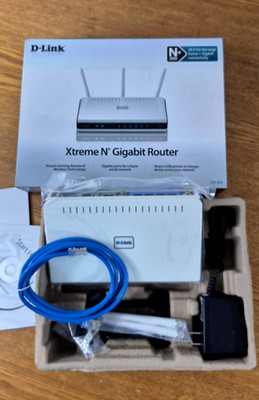 D-Link Xtreme N Gigabit Router DIR-655 Extreme 300 Mbps 4-Port Wireless New