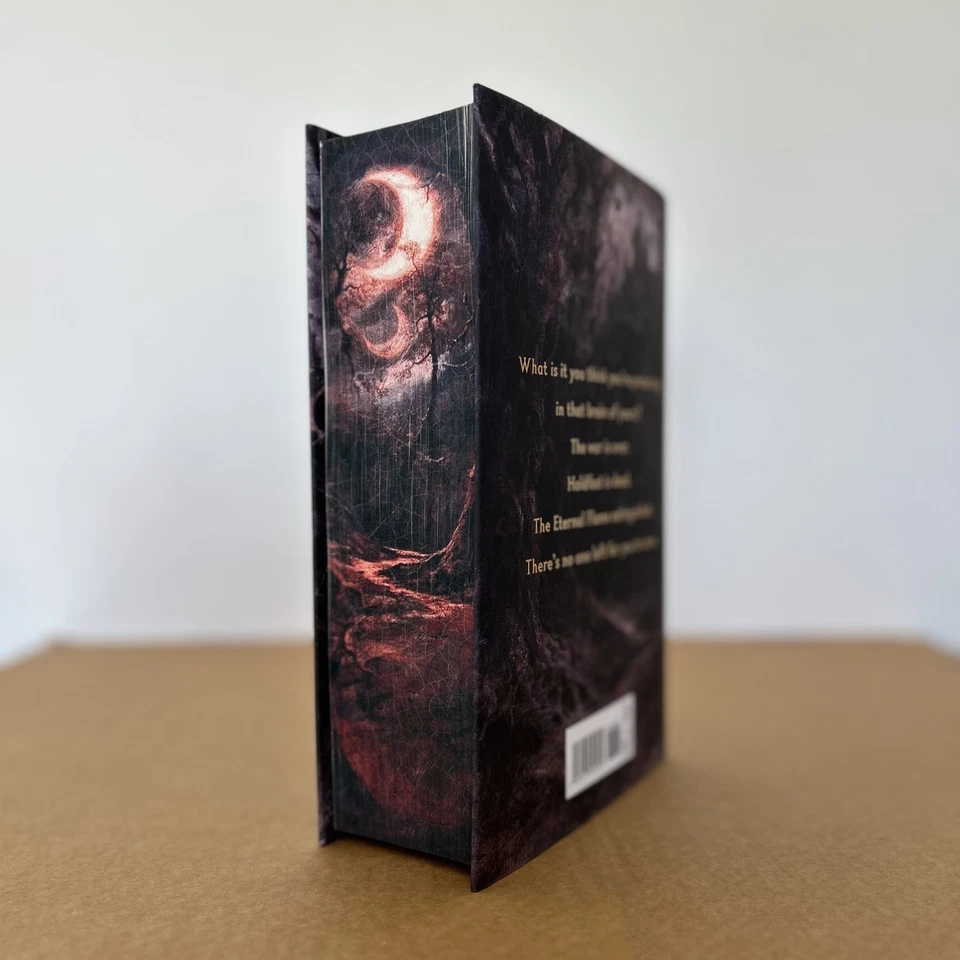 Alchemised by SenLinYu - Exclusive Waterstones Sprayed Edges Hardback Book - Image 3 of 4