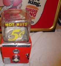 VINTAGE 1940'S NORTHWESTERN IL. HOT NUTS HEATED 5 CENTS VENDING MACHINE! GUMBALL