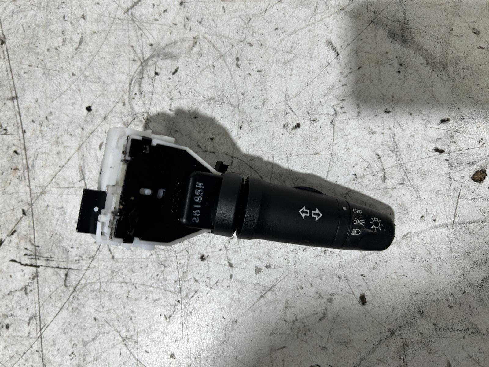 Nissan X-TRAIL Flasher Switch T31 09/2007-02/2012