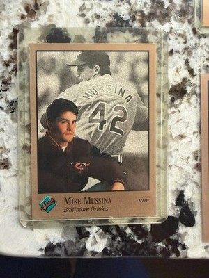 1992 STUDIO MLB BASEBALL CARD BALTIMORE ORIOLES MIKE MUSSINA #127