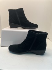 Bass lite Monica Ankle Boots Black Suede Leather/Side Zip/Size 10M