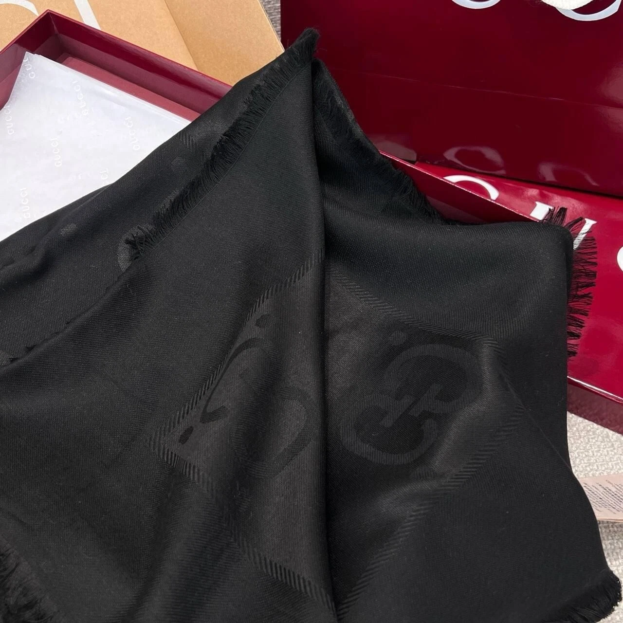 Foulard jacquard Gucci noir GG