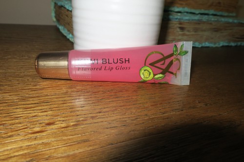 ❤️ Victoria's Secret NEW COLLECTION ❤️ KIWI BLUSH ❤️ Lip Gloss 0.46 oz Full Size - Picture 3 of 6