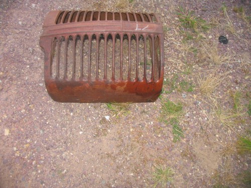 Case Tractor Grille - Picture 2 of 4