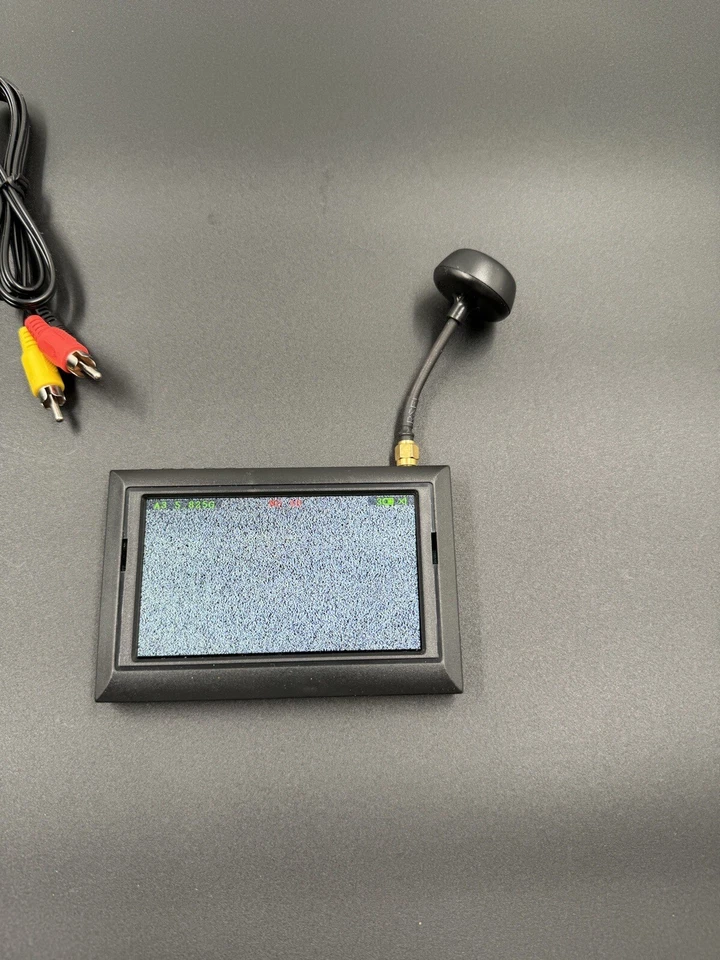 Spektrum SPMVM435 4.3 inch FPV Video Monitor with Headset - Image 2 of 4