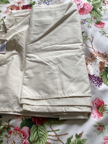 NEXT SINGLE VALANCE…BRAND NEW MATCHING ONE AVAILABLE…FOR TWIN BEDS - Picture 15 of 20